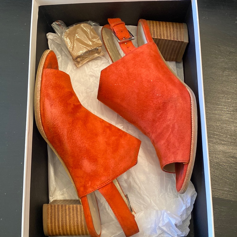 Karen Millen orange blacked heel sandal
